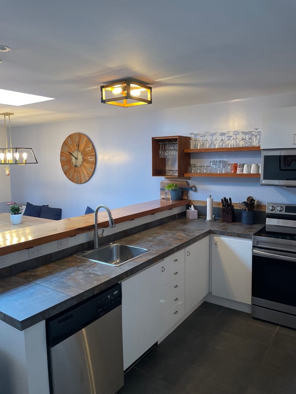 Exclusive Penthouse | Private kitchen | Full-size fridge, microwave, oven, stovetop