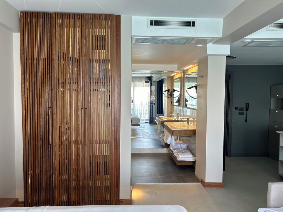 Family Suite Room With Seaview | Premium bedding, Select Comfort beds, minibar, in-room safe