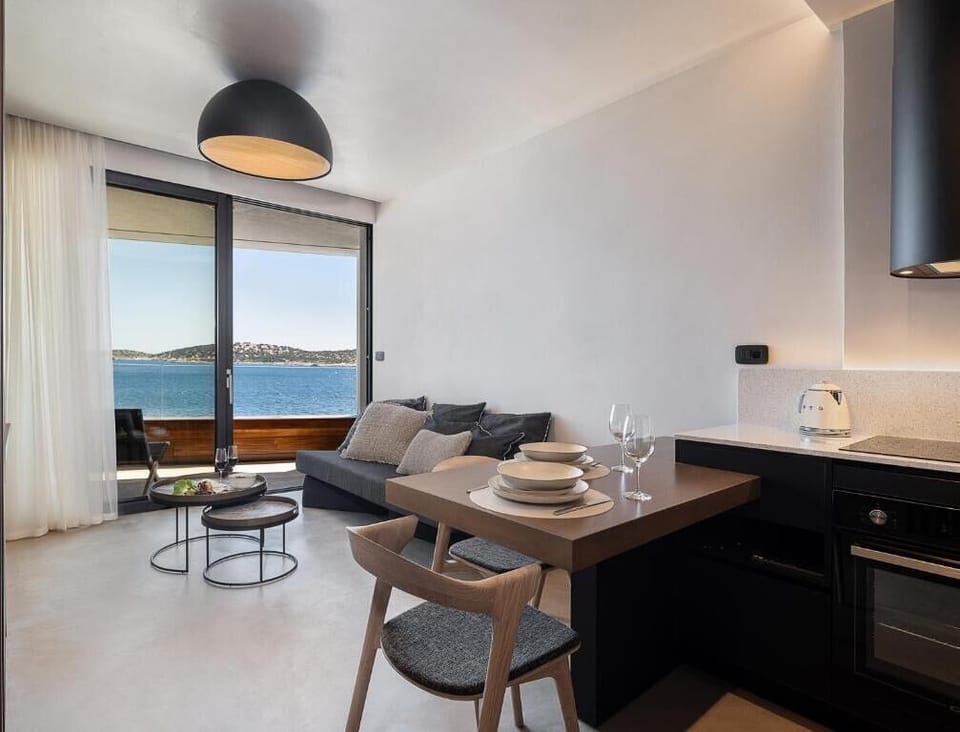 Seannamon 2 | Living area | Flat-screen TV