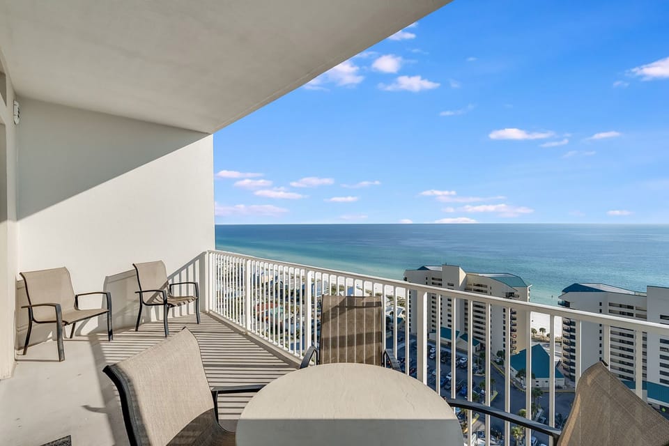 Laketown Wharf 2018 balcony views