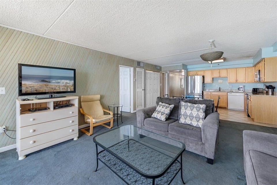 Sink into the Cozy Sofa while you enjoy the AC, Free Wi-Fi and Flat Screen TV!