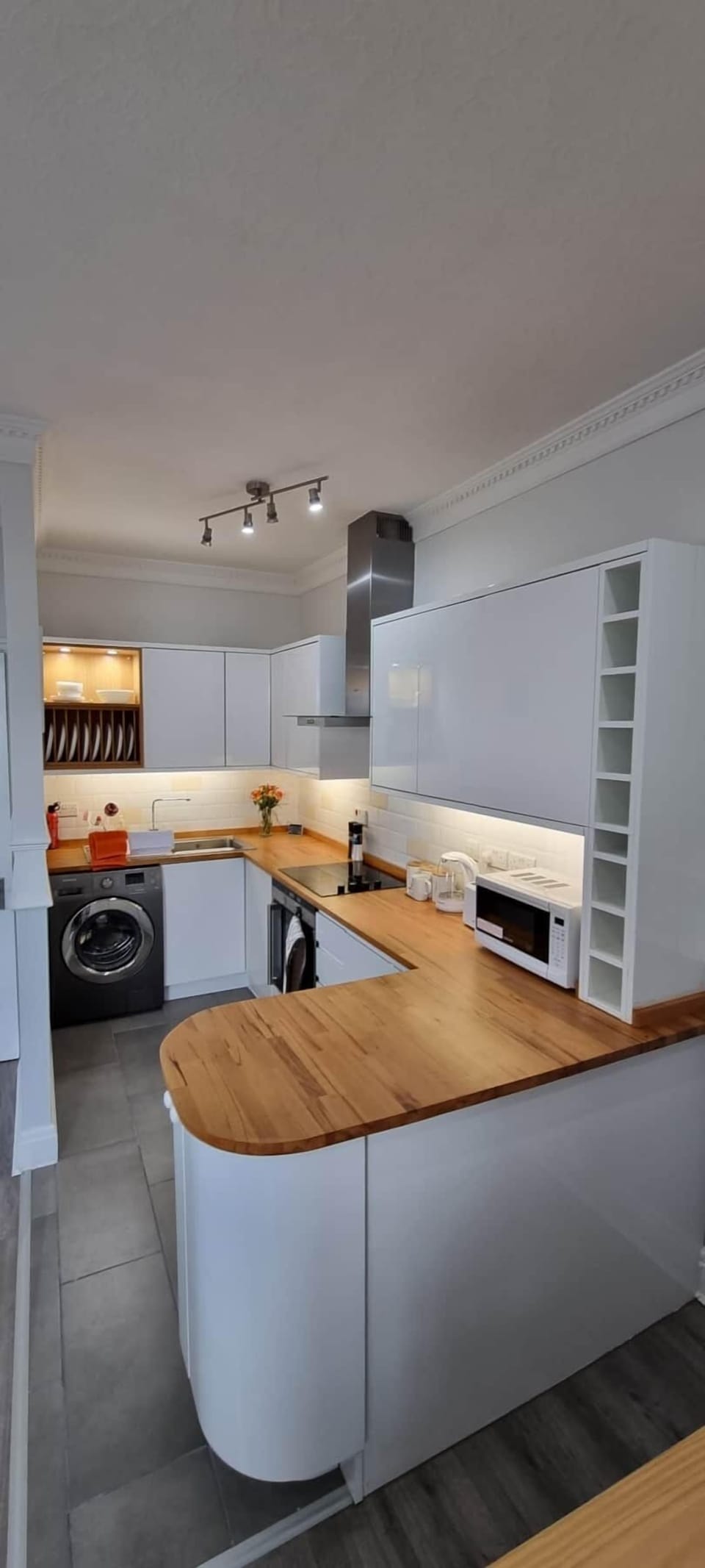 Kitchen (2)