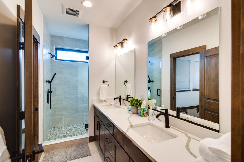 In Granby Ranch Ski Resort: Sleek Home w/ Hot Tub! Cottage in Granby