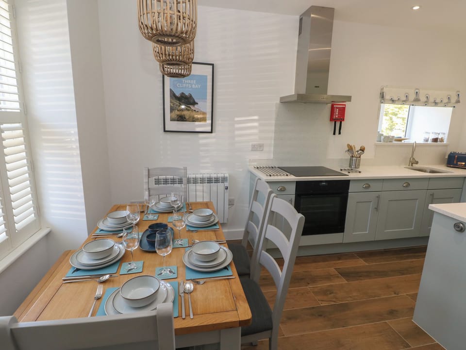 Fridge, dishwasher, electric kettle, toaster