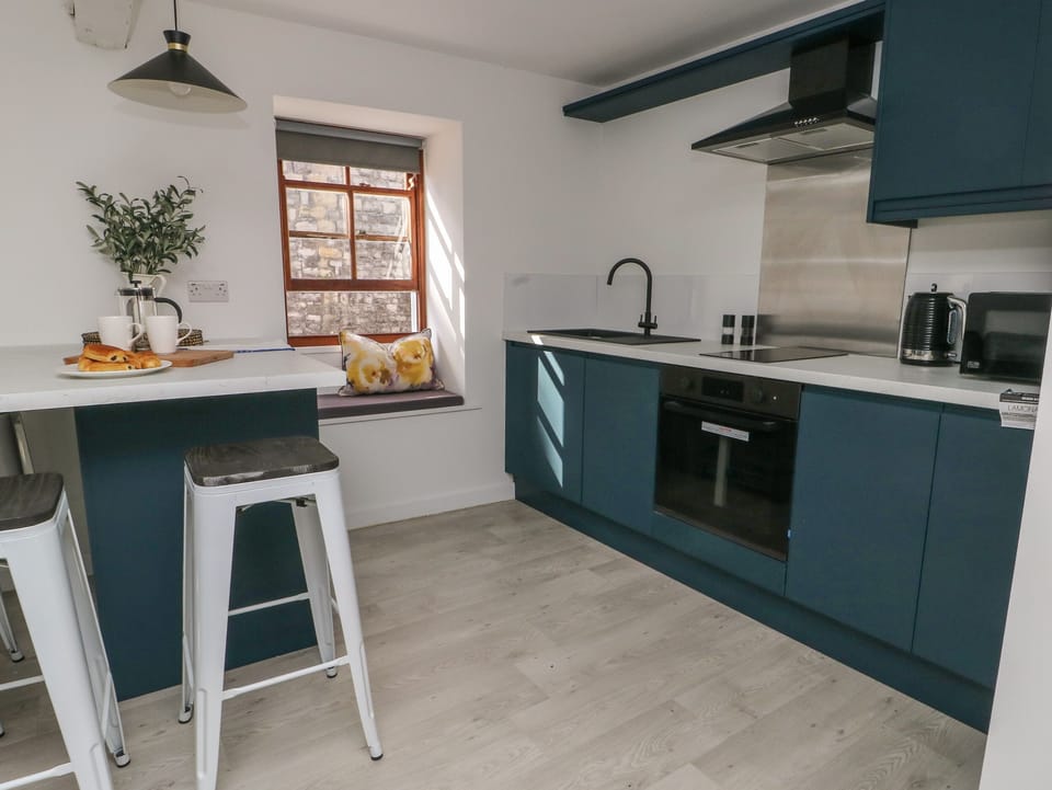 Fridge, dishwasher, electric kettle, toaster