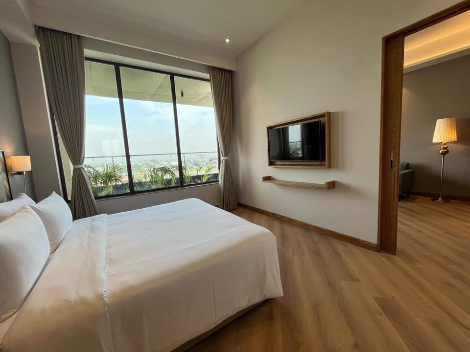 Junior Suite, 1 King Bed (Living Room, Private Balcony) | Egyptian cotton sheets, premium bedding, in-room safe, desk