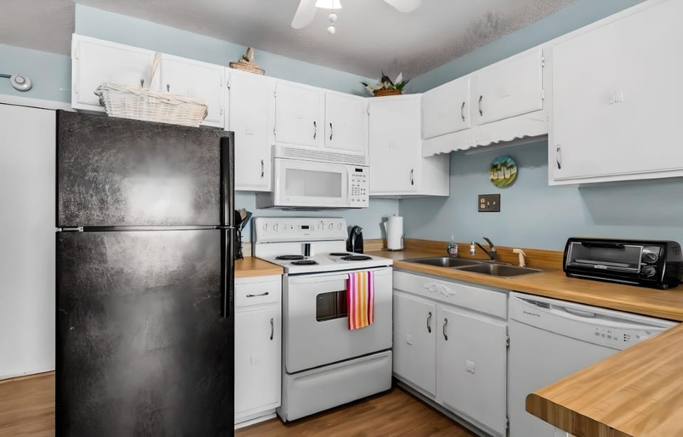 Fully stocked kitchen
