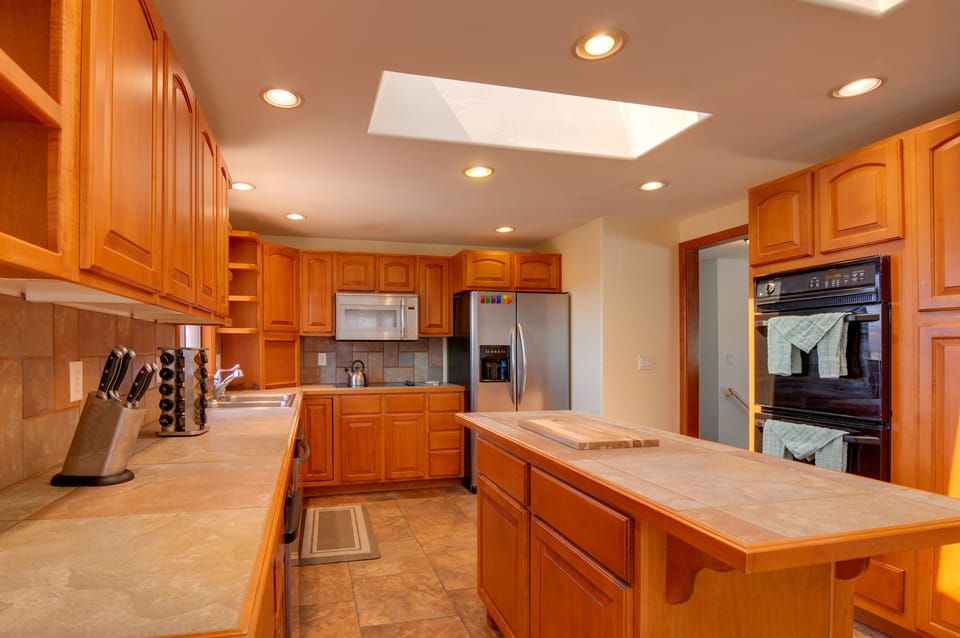 Kitchen | Central A/C | Dishware & Flatware | Cooking Basics | Spices