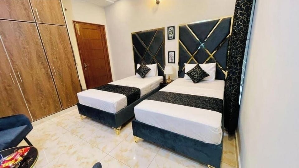 WiFi (free), bed sheets