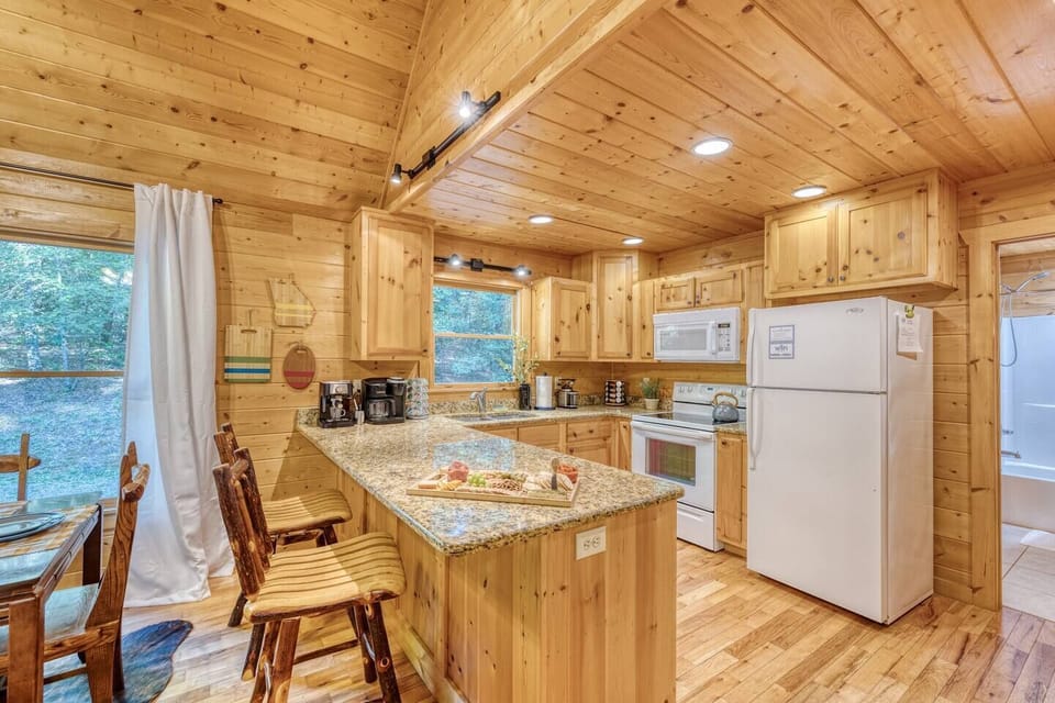 The fully equipped kitchen allows you to prepare delicious meals!