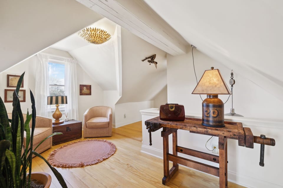 Upstairs Loft - Sitting Area