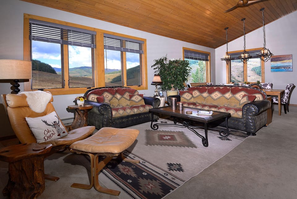 2nd floor living room