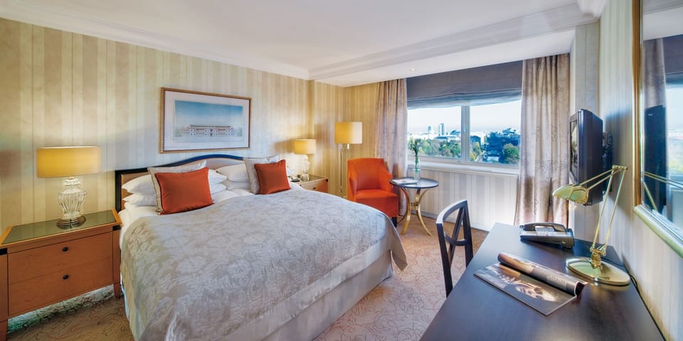 Hypo-allergenic bedding, in-room safe, desk, laptop workspace