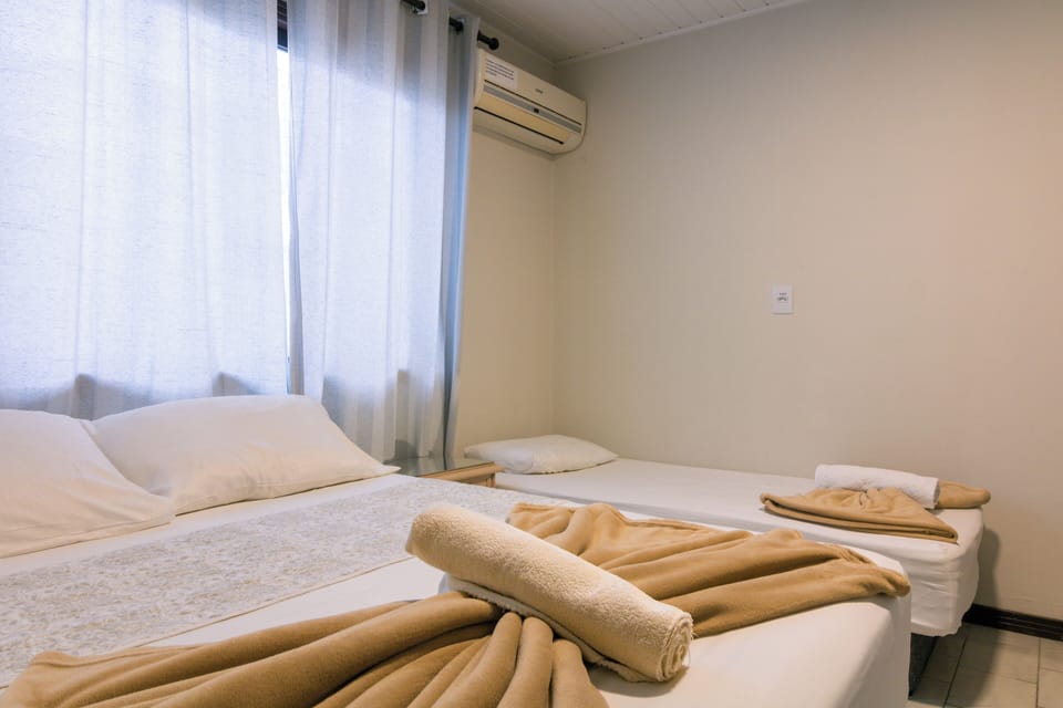 Economy Triple Room | Free WiFi, bed sheets