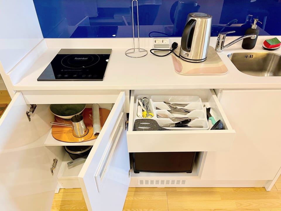 Panoramic Room | Private kitchen | Electric kettle