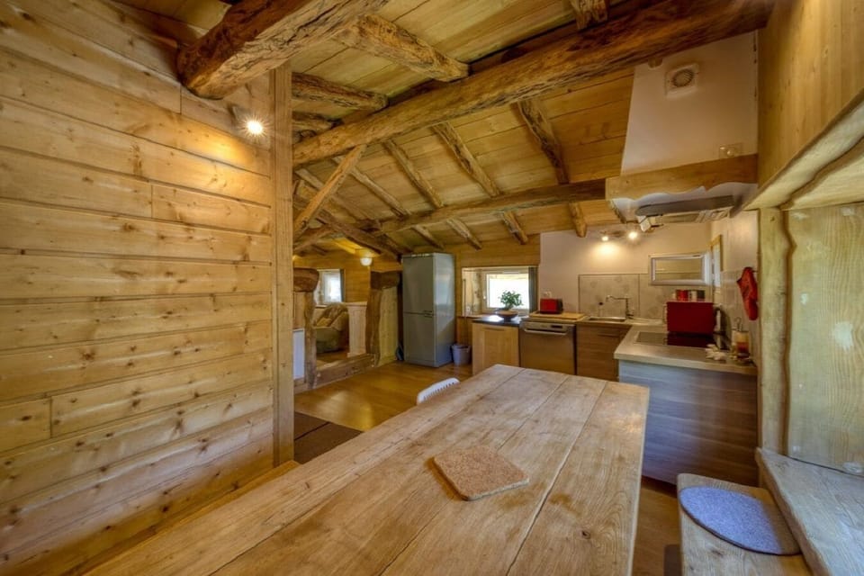 Family Cottage, 2 Bedrooms, Mountain View, Mountainside | Private kitchen | Full-size fridge, microwave, oven, stovetop