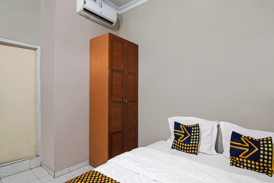 Basic Double Room | Desk, laptop workspace, free WiFi, bed sheets