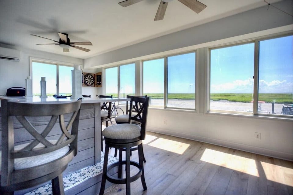 Bar in Sunroom2