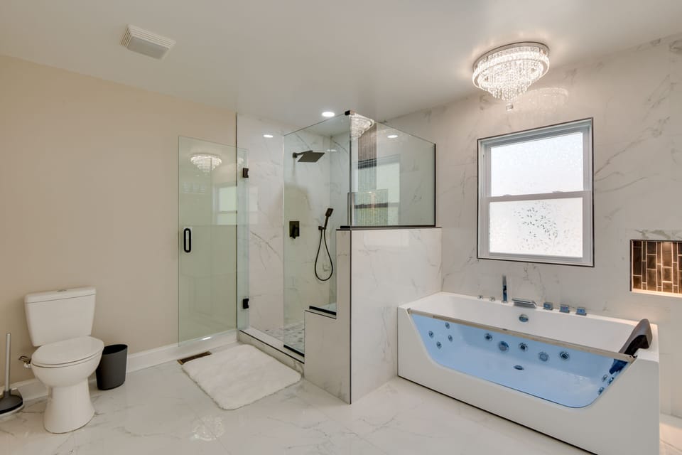 En-Suite Bathroom | Complimentary Toiletries | Hair Dryer