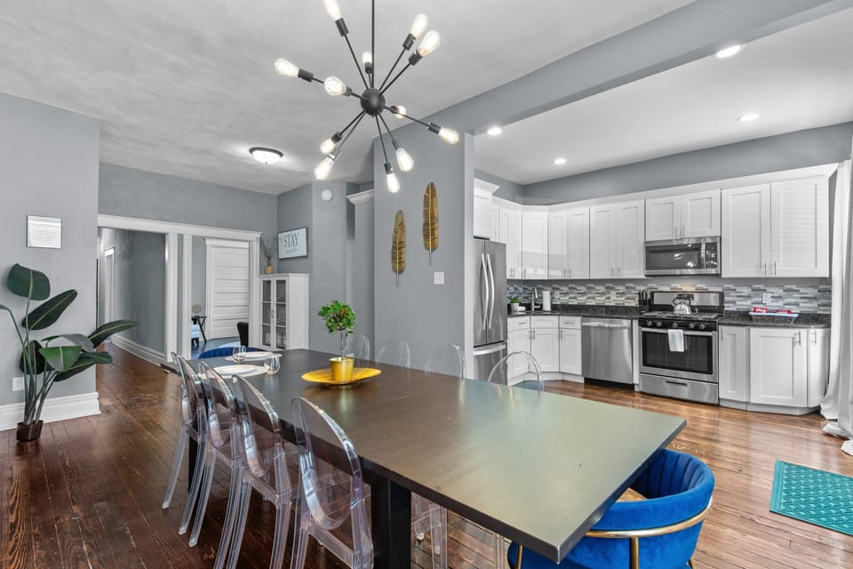 House, Multiple Beds, Patio, City View | Private kitchen | Fridge, microwave, oven, stovetop