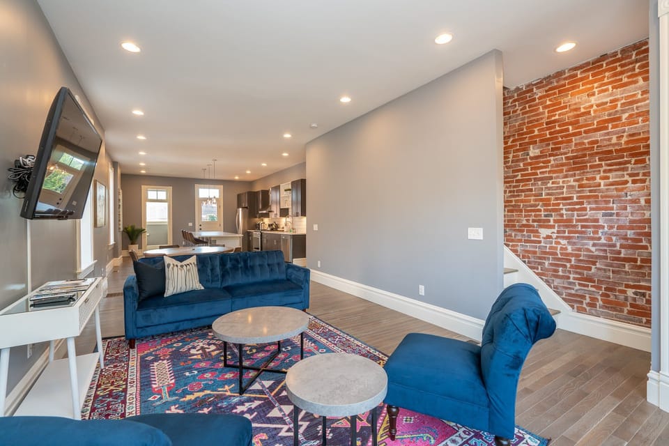House, Multiple Beds, Patio, City View | Living area | 40-inch flat-screen TV with cable channels, TV