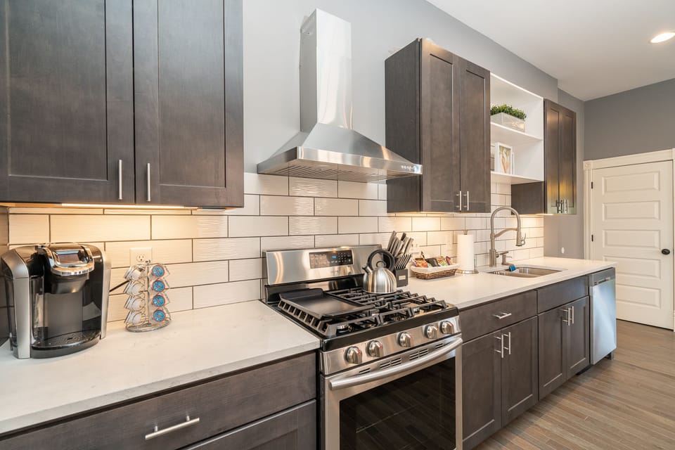 House, Multiple Beds, Patio, City View | Private kitchen | Fridge, microwave, oven, stovetop