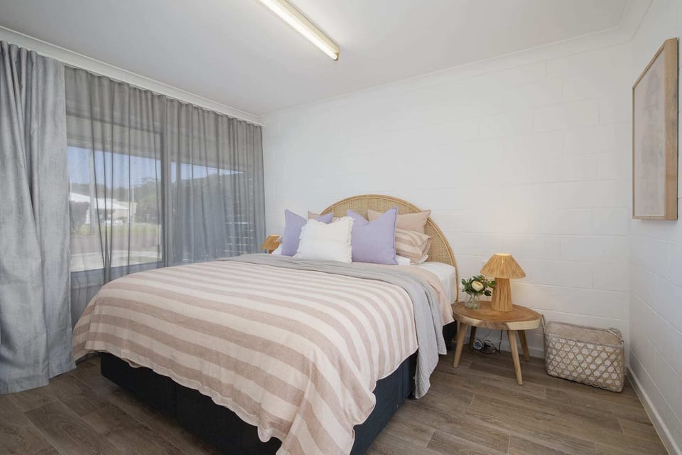 Large king bedroom