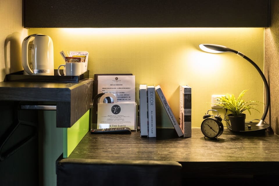 Deluxe Room | In-room safe, iron/ironing board, free WiFi