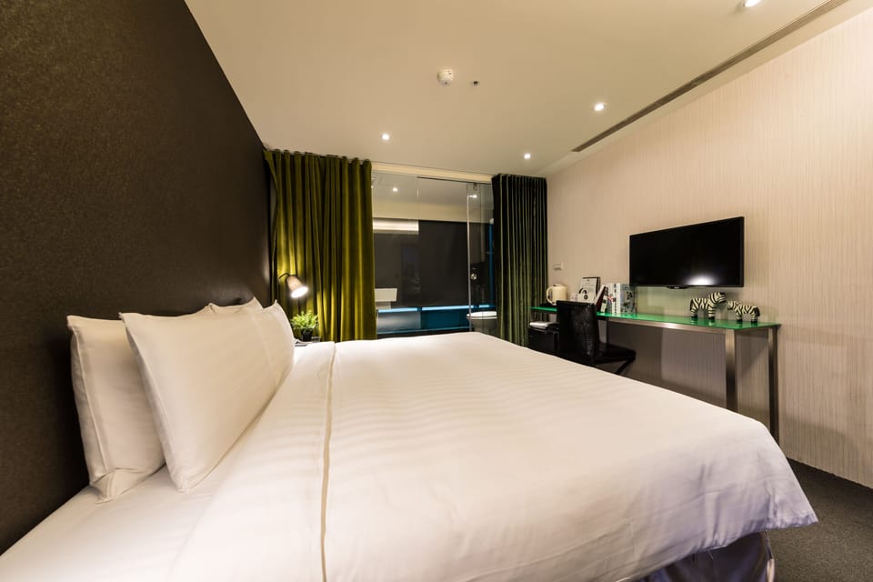 In-room safe, iron/ironing board, free WiFi