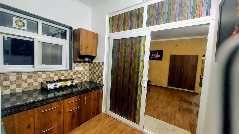New! 2bhk Luxury Condo/6pax/Casa Arhan / | Private kitchen | Mini-fridge