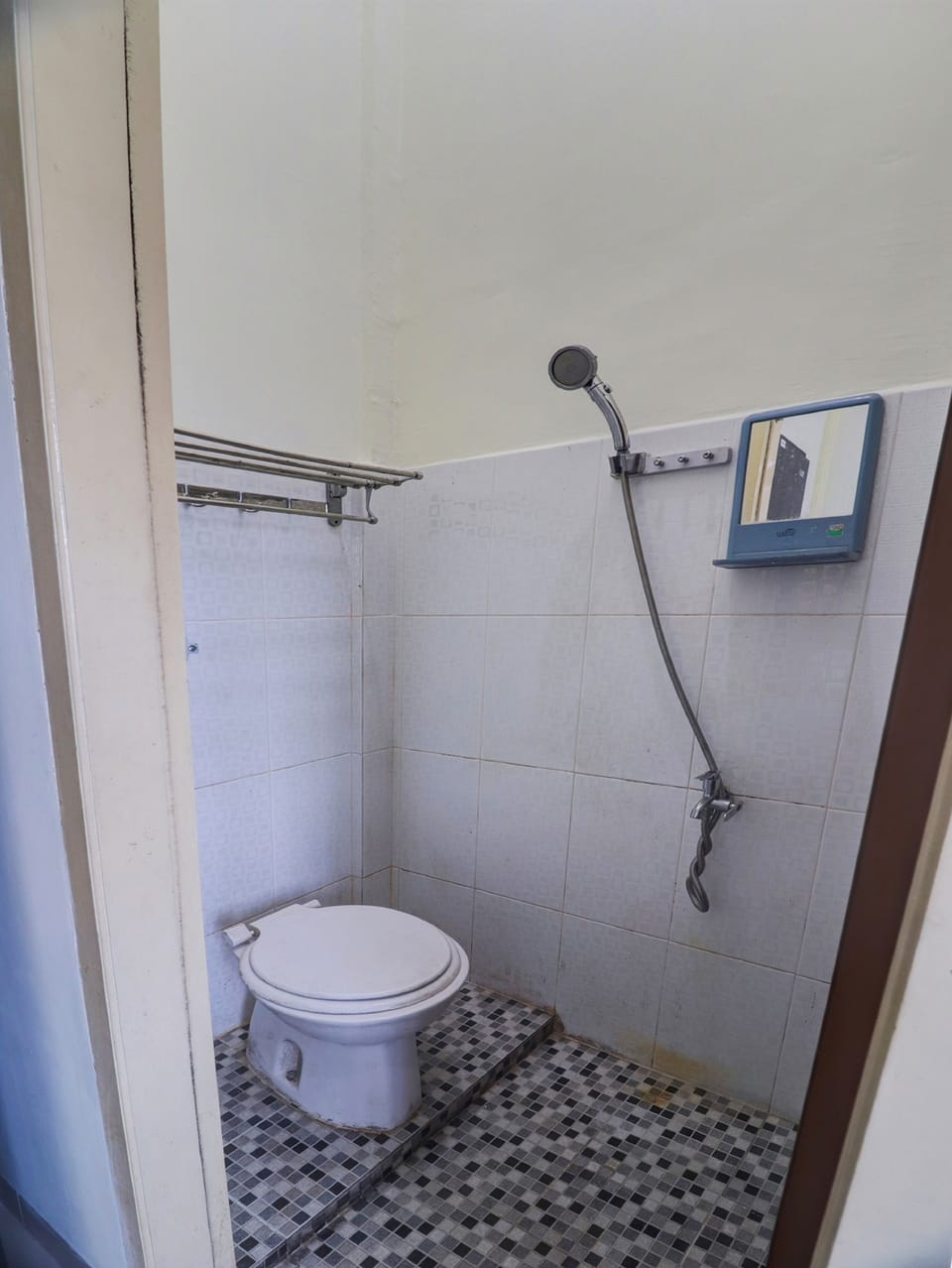 Standard Single Room | Bathroom | Shower, towels