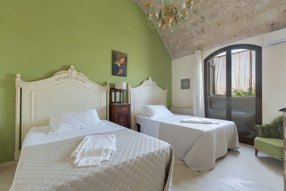 Room | 2 bedrooms, bed sheets