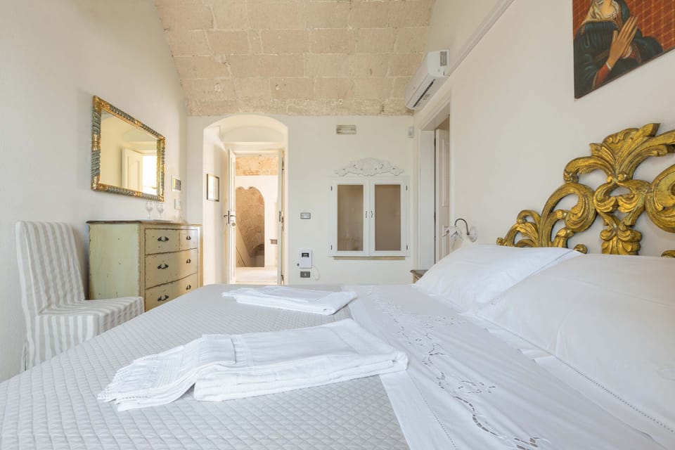 Room | 2 bedrooms, bed sheets