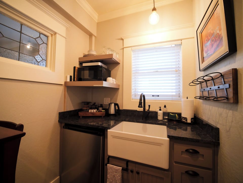 Mini Kitchen