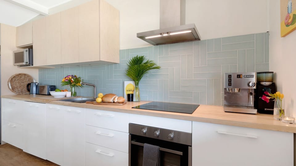 Bliss |  Kitchen | Coffee machine | Microwave | Oven