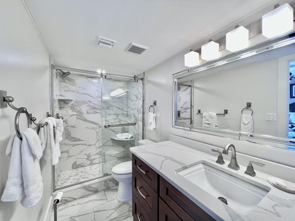 Master Bath- Beautiful Walk In Shower
