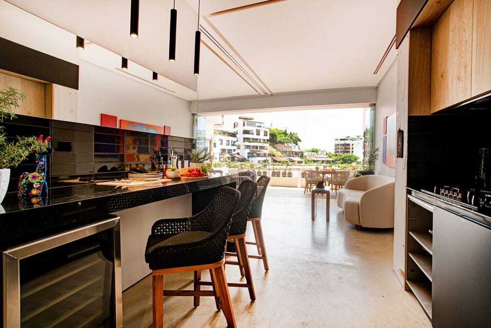 Kitchen amenities include a full-size refrigerator, stove, oven and dishwasher