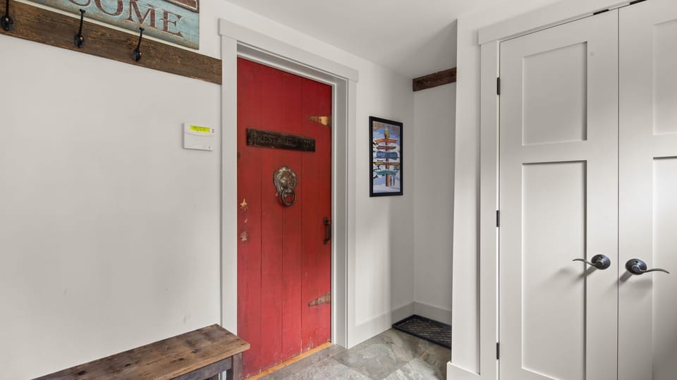 Condo, 3 Bedrooms | Interior