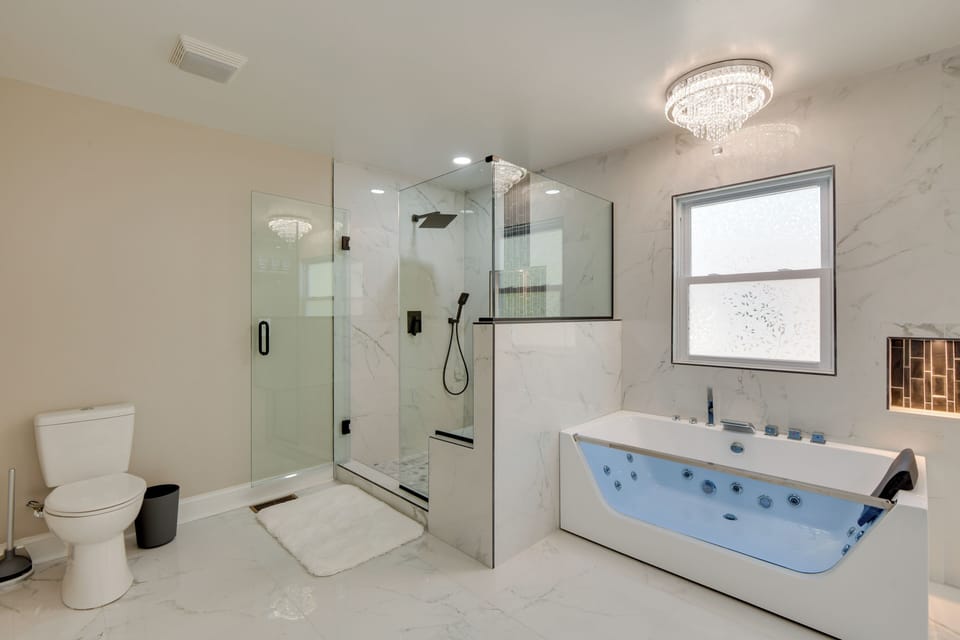 5 Mi to Inner Harbor: Expansive Family Getaway Cottage in Baltimore