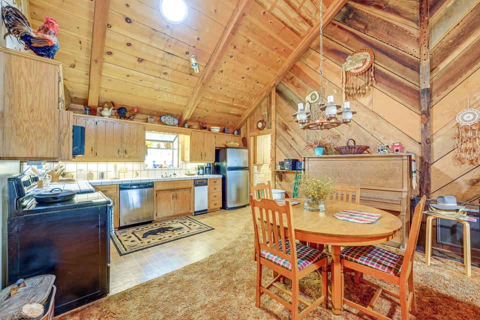 House (2 Bedrooms) | Interior