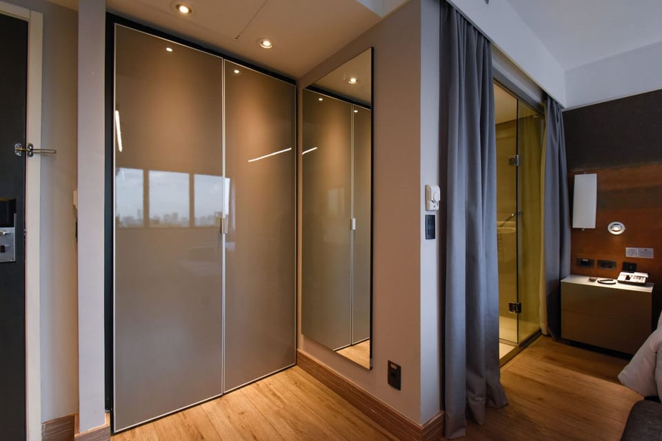 Suite | Interior
