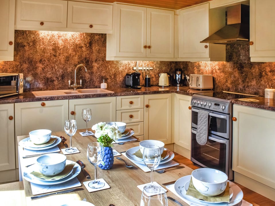 Kitchen/diner | Wild Grape Lodge, Fritton, near Great Yarmouth