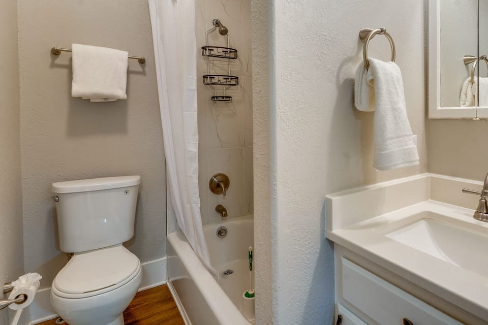 Bathroom | Complimentary Toiletries | Towels Provided