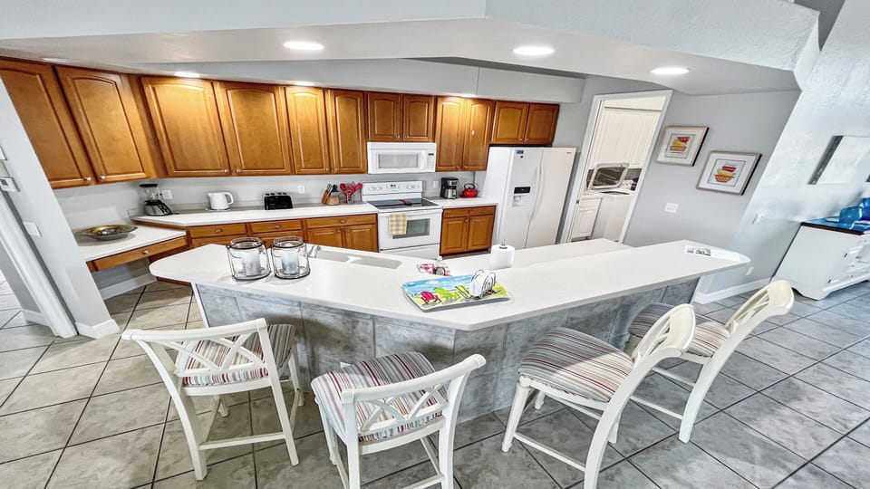 The breakfast bar offers room for four as well