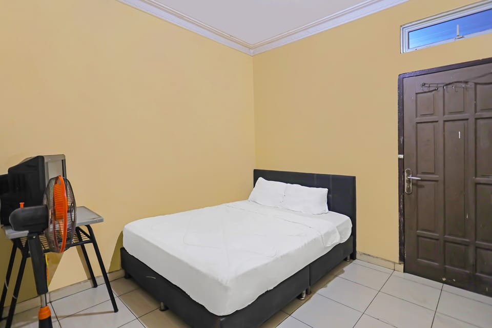Economy Double Room | WiFi (free), bed sheets