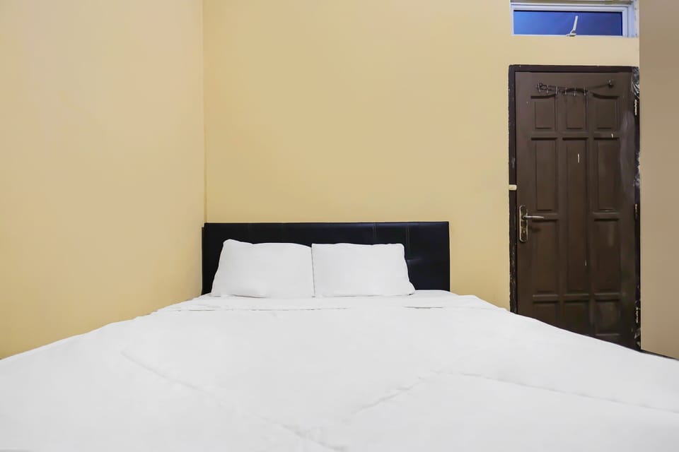 Economy Double Room | WiFi (free), bed sheets