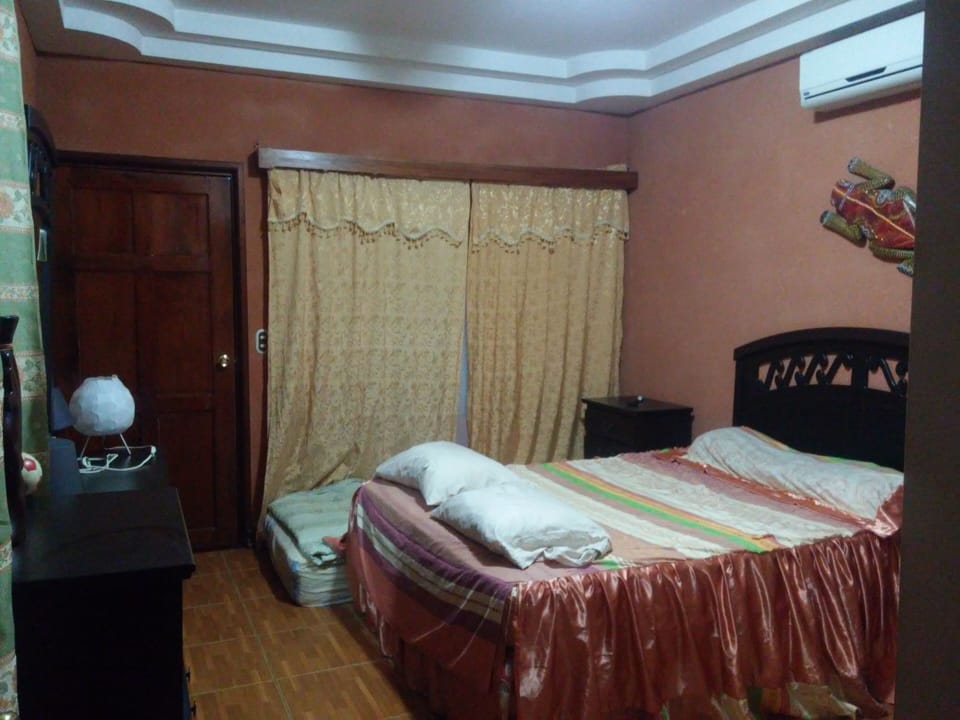 Basic Double Room | Down comforters, desk, laptop workspace, WiFi (free)