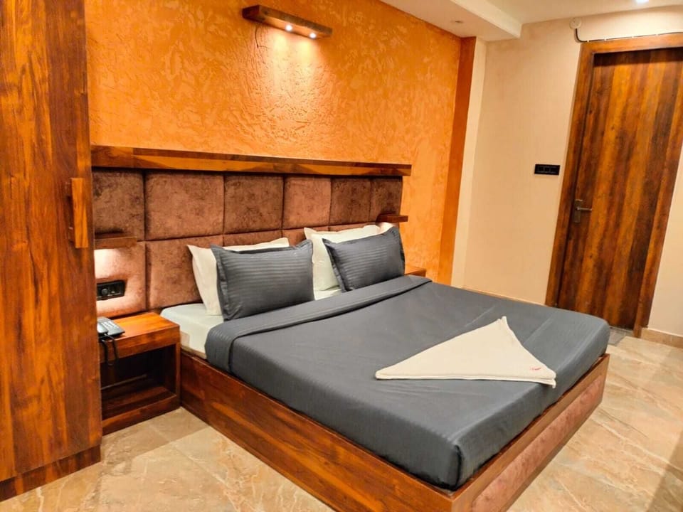 Deluxe Double Room | Free WiFi
