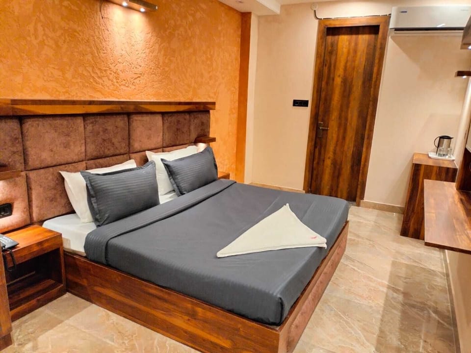 Deluxe Double Room | Free WiFi