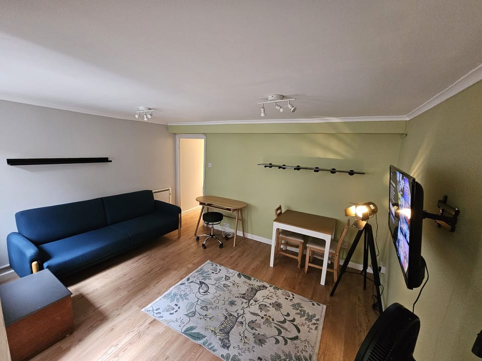 City Apartment | Living area